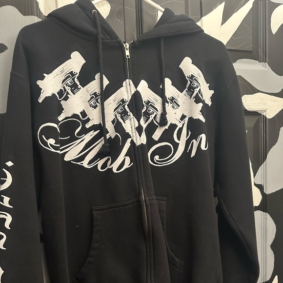 mob zip up